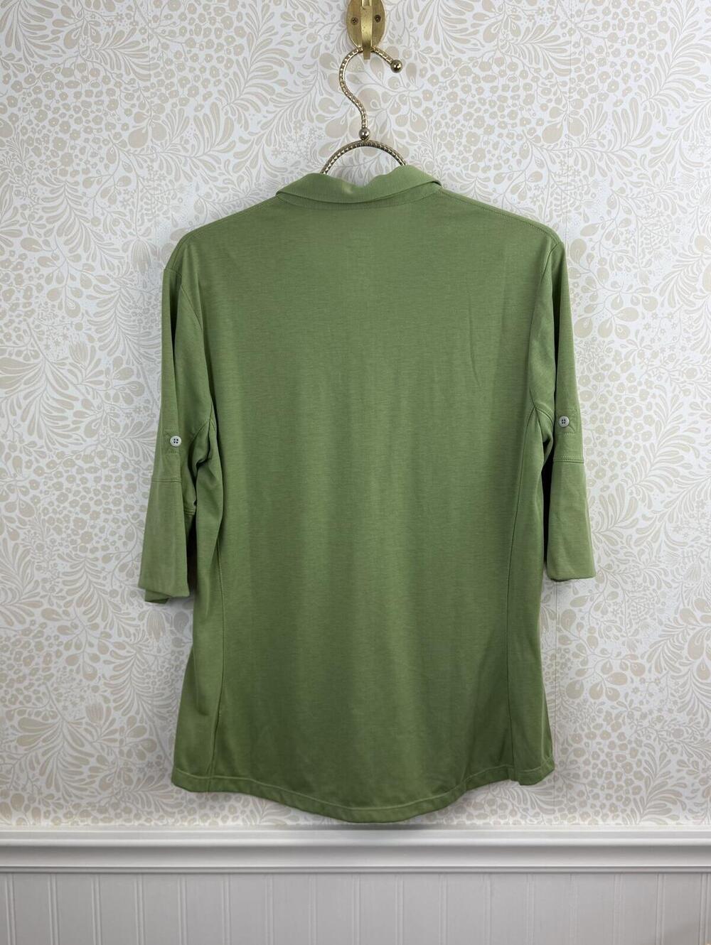 STIO Women's Lightweight Green Button-Up Shirt with 3/4 Sleeves - Size - Medium - Picture 2 of 6
